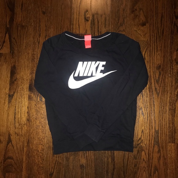 Nike Sweaters - Soft Nike Crewneck - Never Worn